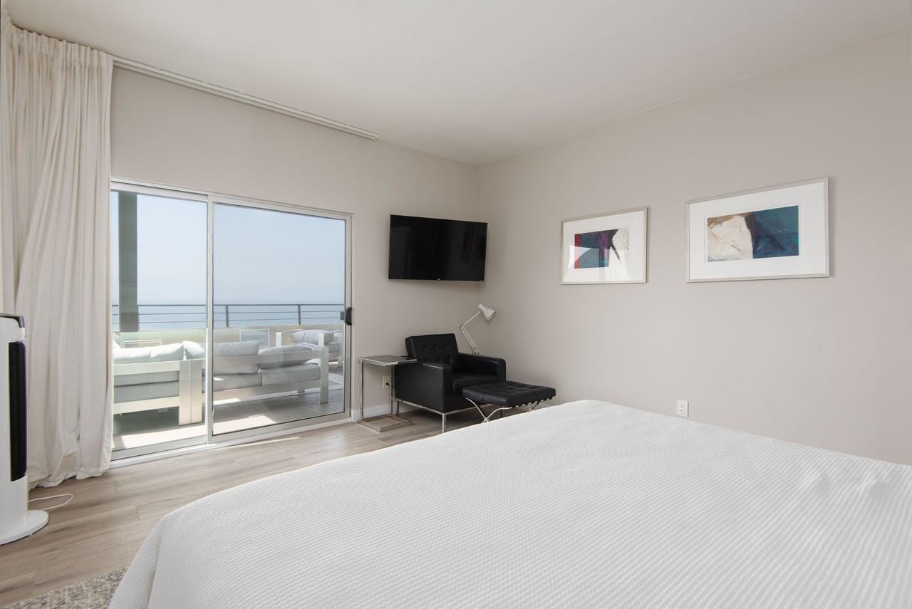 18063 Coastline Dr #3 - Photo 5 of 26