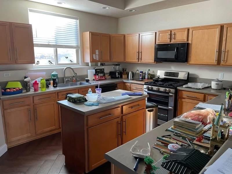 2411 Canyon Glen Rd - Photo 3 of 5