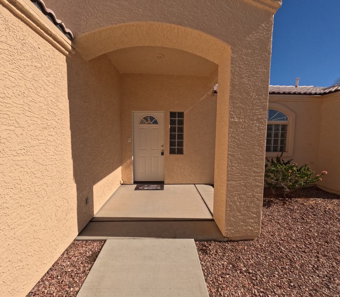 2112 E Desert Lakes Dr #NA - Photo 3 of 29