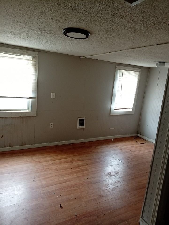 37 117th St #1 - Photo 5 of 6