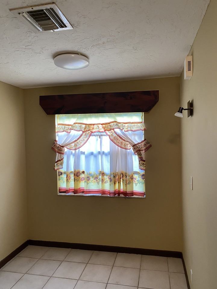 811 32nd St #NA - Photo 6 of 14
