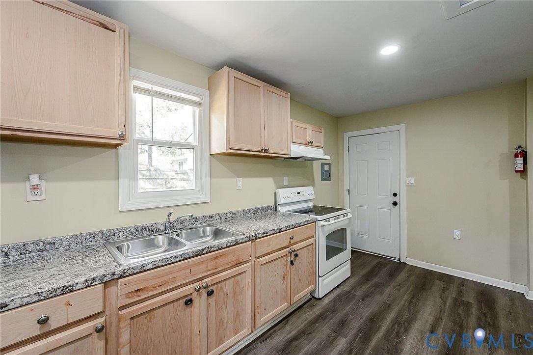 2010 Walton St #NA - Photo 3 of 14