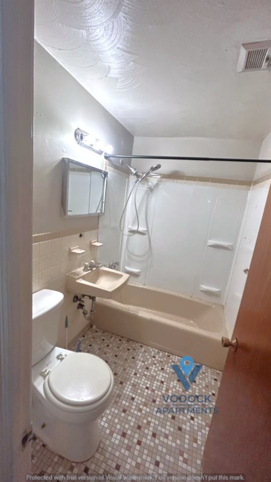 487 New Britain Ave #B5 - Photo 4 of 4