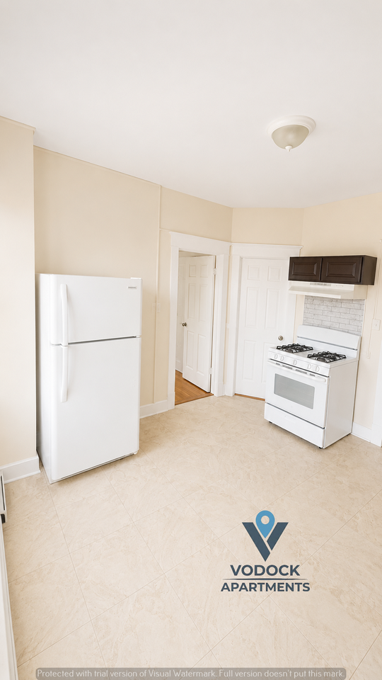 905 Park St #C2 - Photo 2 of 9