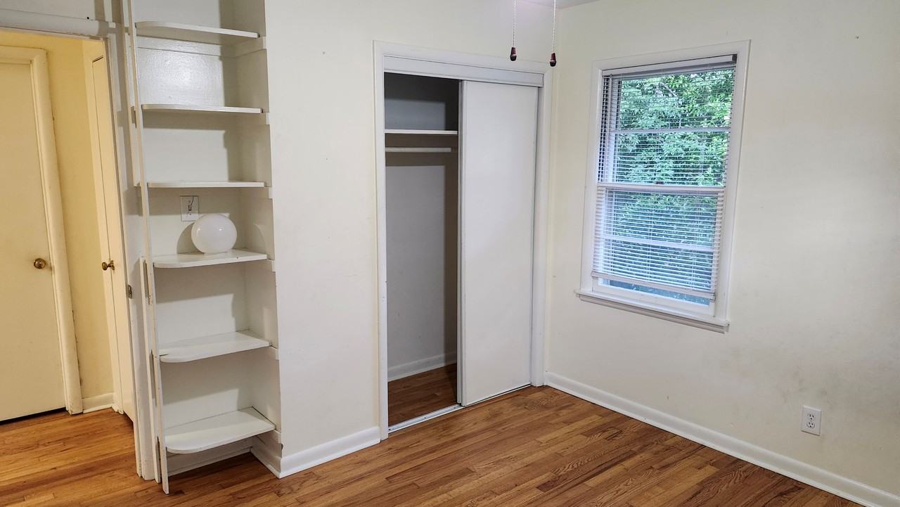 2508 Suzanne Ter Nw #NA - Photo 4 of 4