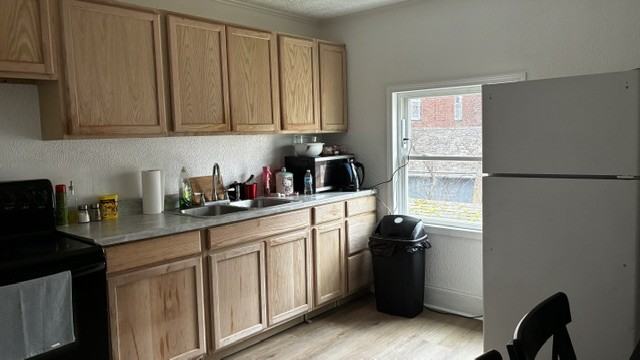 311 5th St #2 - Photo 4 of 26