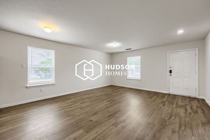 3331 Avenue K - Photo 3 of 14