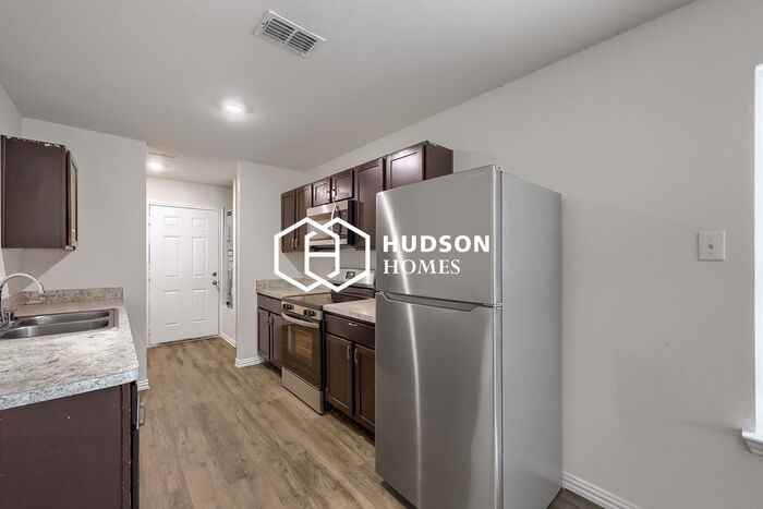 3331 Avenue K - Photo 5 of 14