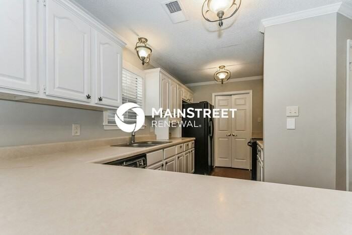 405 Lymon Cv - Photo 6 of 17