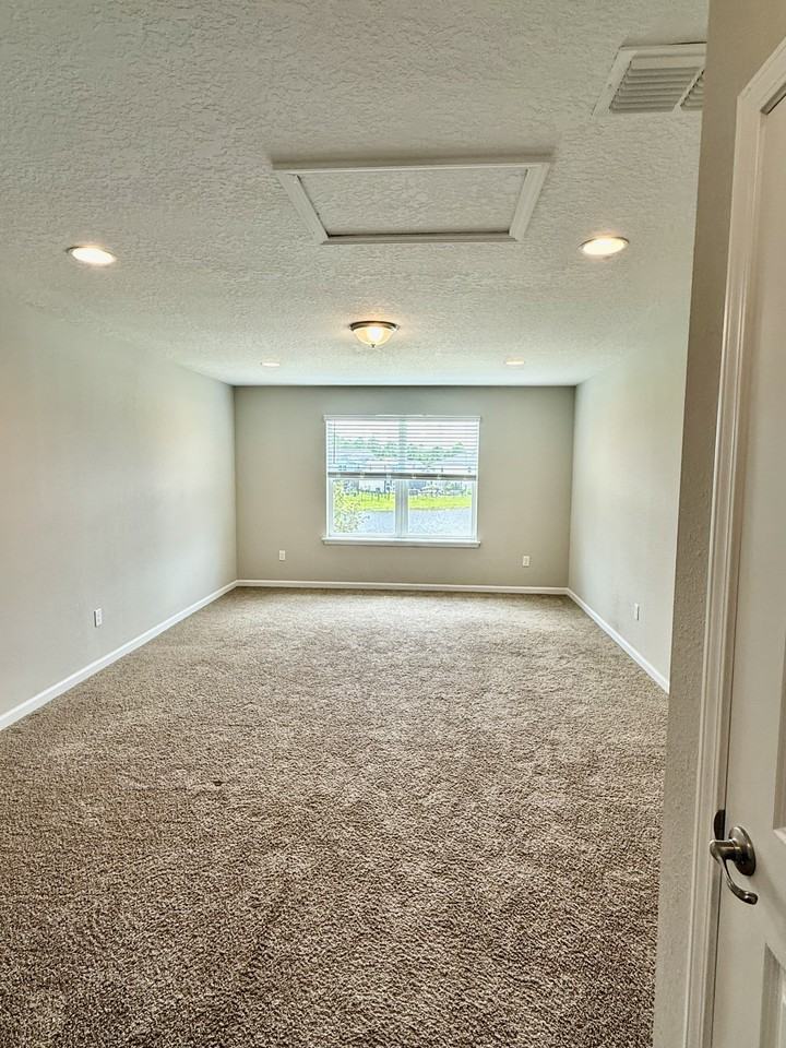 142 Ness Cir #NA - Photo 3 of 13
