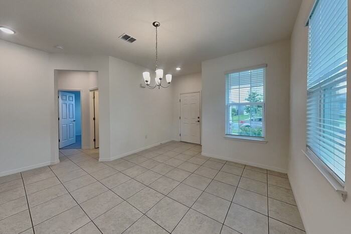 1427 Flatwood St - Photo 6 of 18