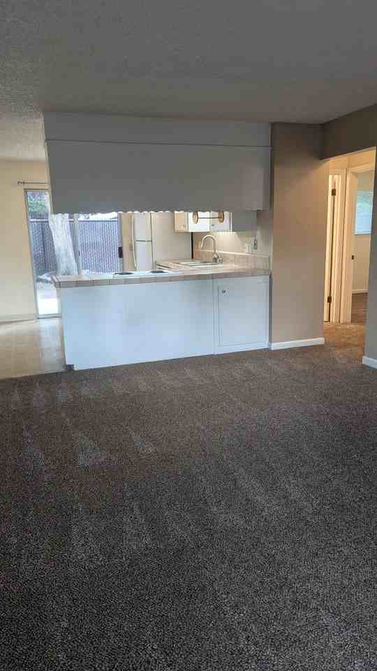 186 E Shasta Ave #1B - Photo 5 of 16