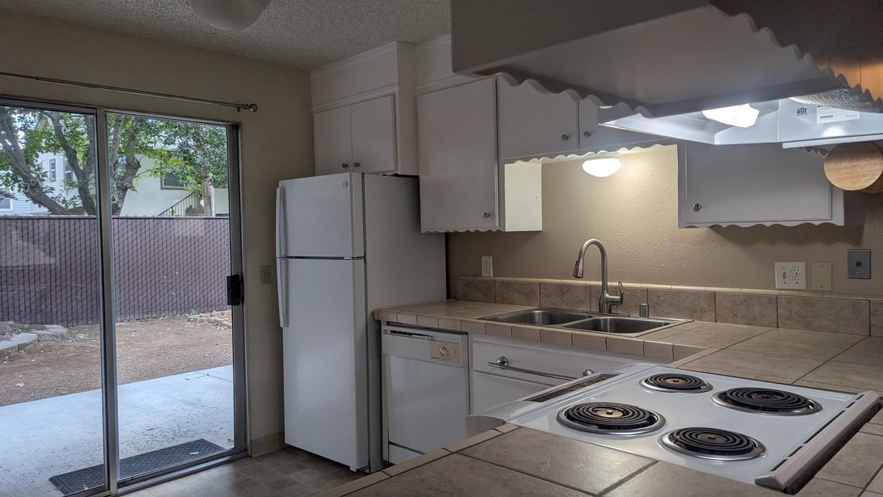 186 E Shasta Ave #1B - Photo 7 of 16