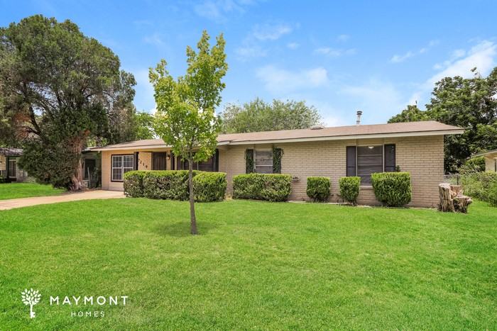 7219 Westport Way - Photo 4 of 15