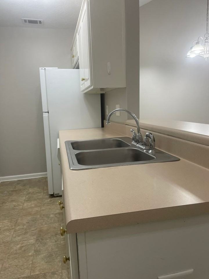 449 Northrop Pl - Photo 6 of 17