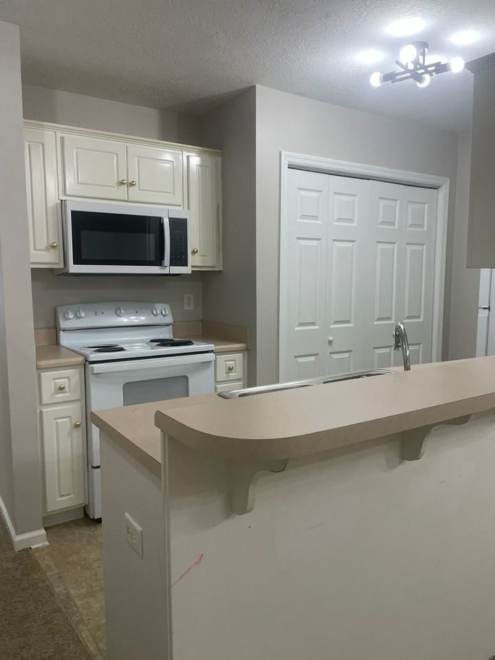 449 Northrop Pl - Photo 7 of 17