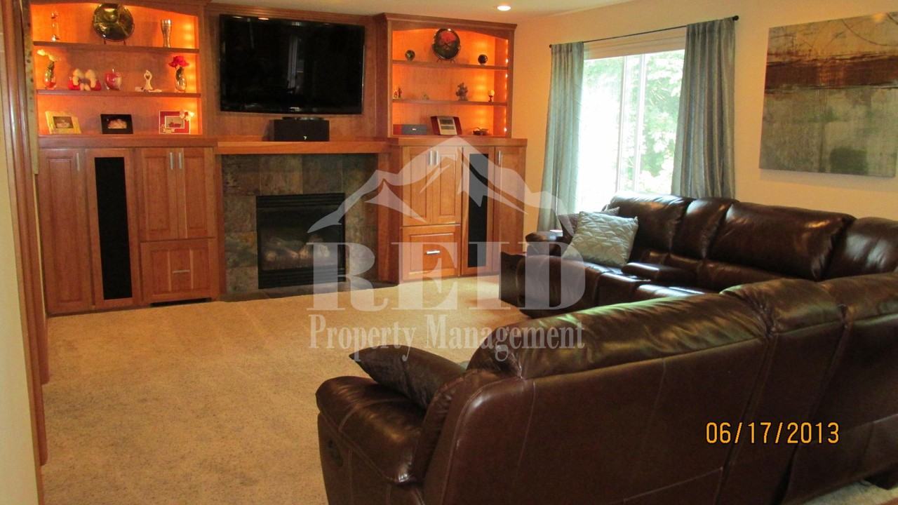 1080 Heron Ridge Ave - Photo 5 of 22