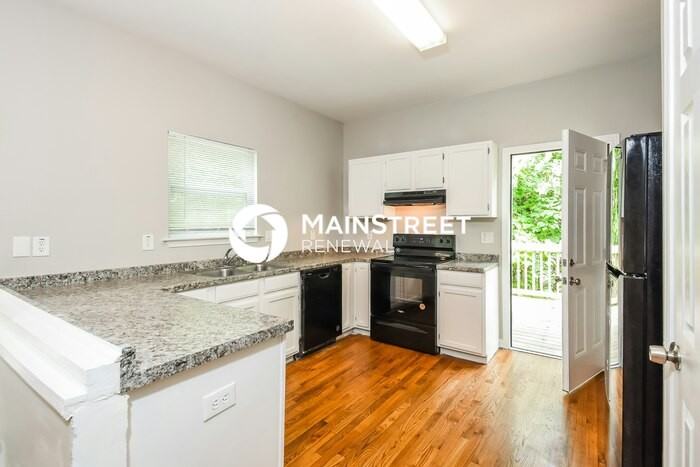 1014 Ada Ave Nw - Photo 4 of 18