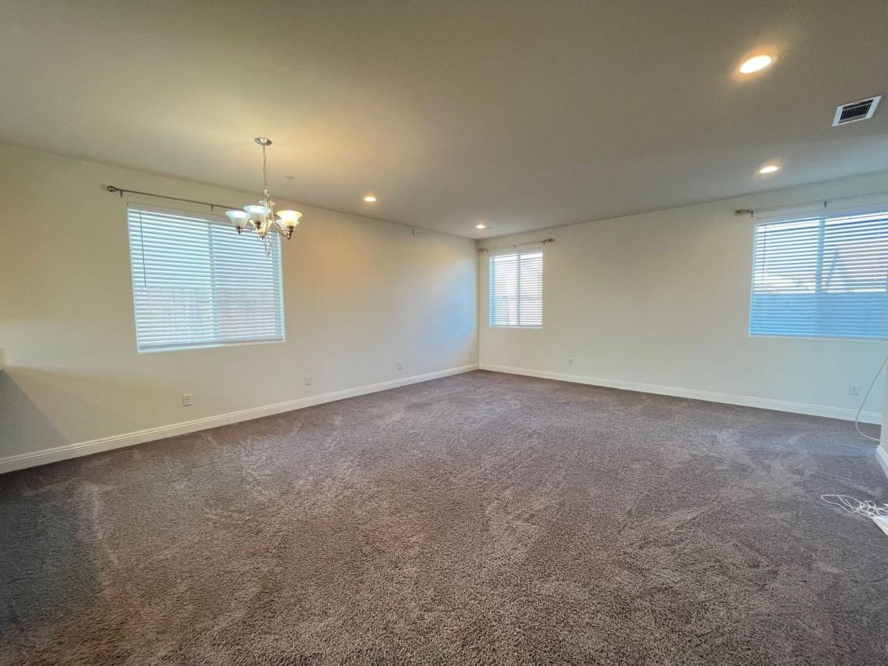 307 Ninos Dr - Photo 4 of 27
