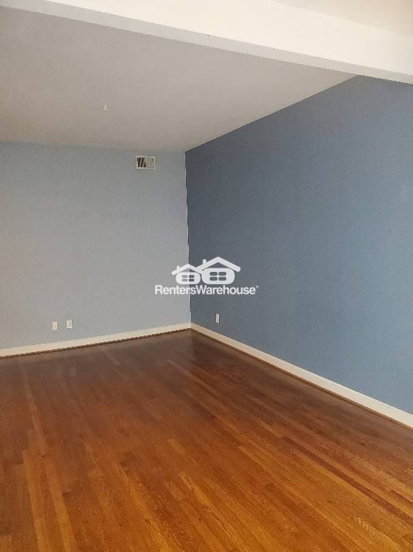 5625 Pershing Ave - Photo 5 of 11