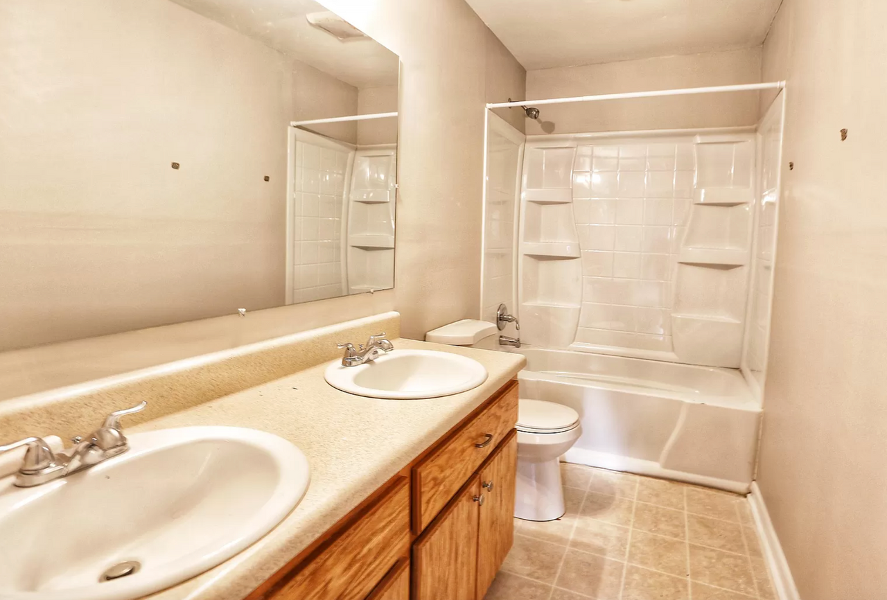 2703 Boston St - Photo 6 of 8