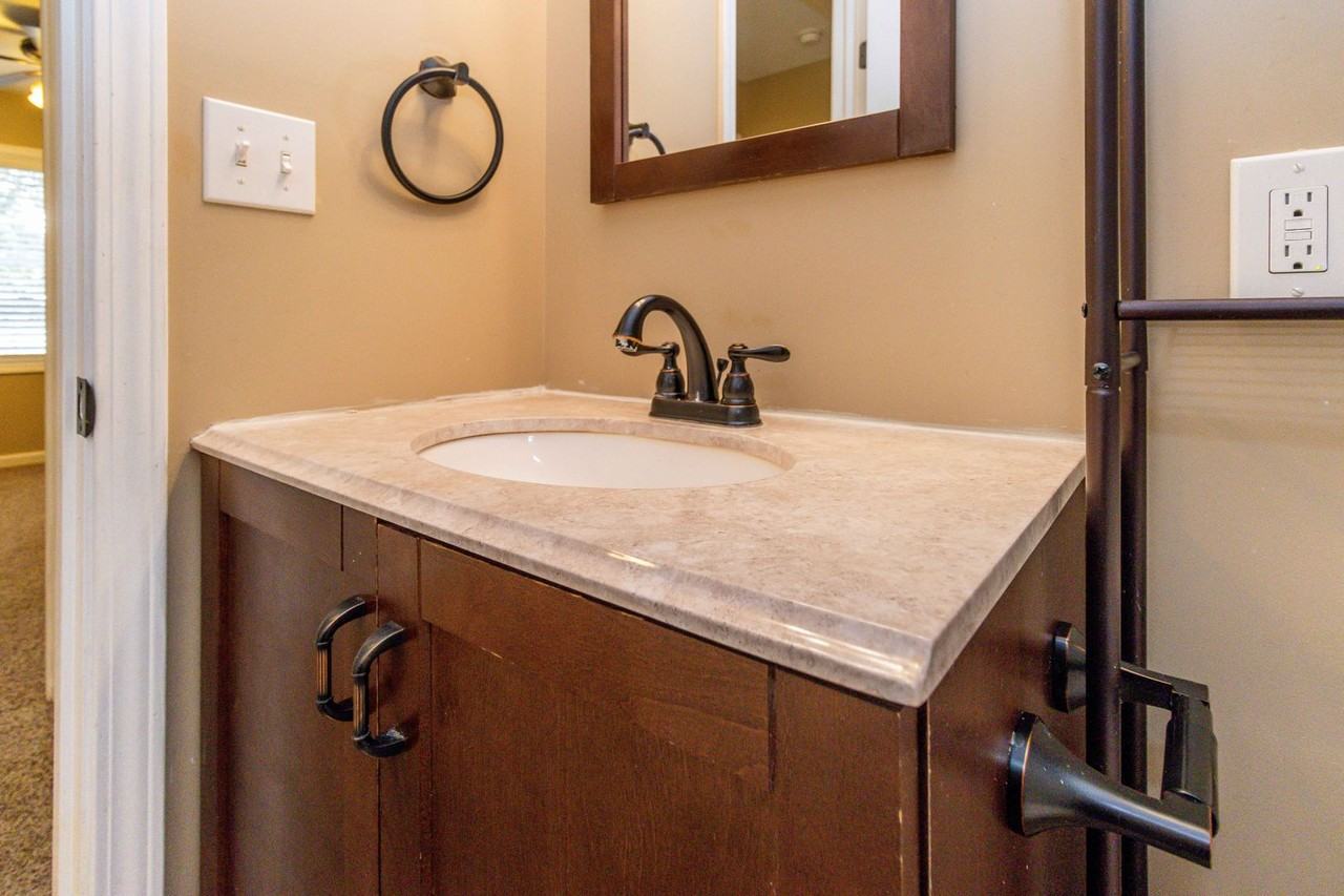 801 N Wester Ln - Photo 3 of 23