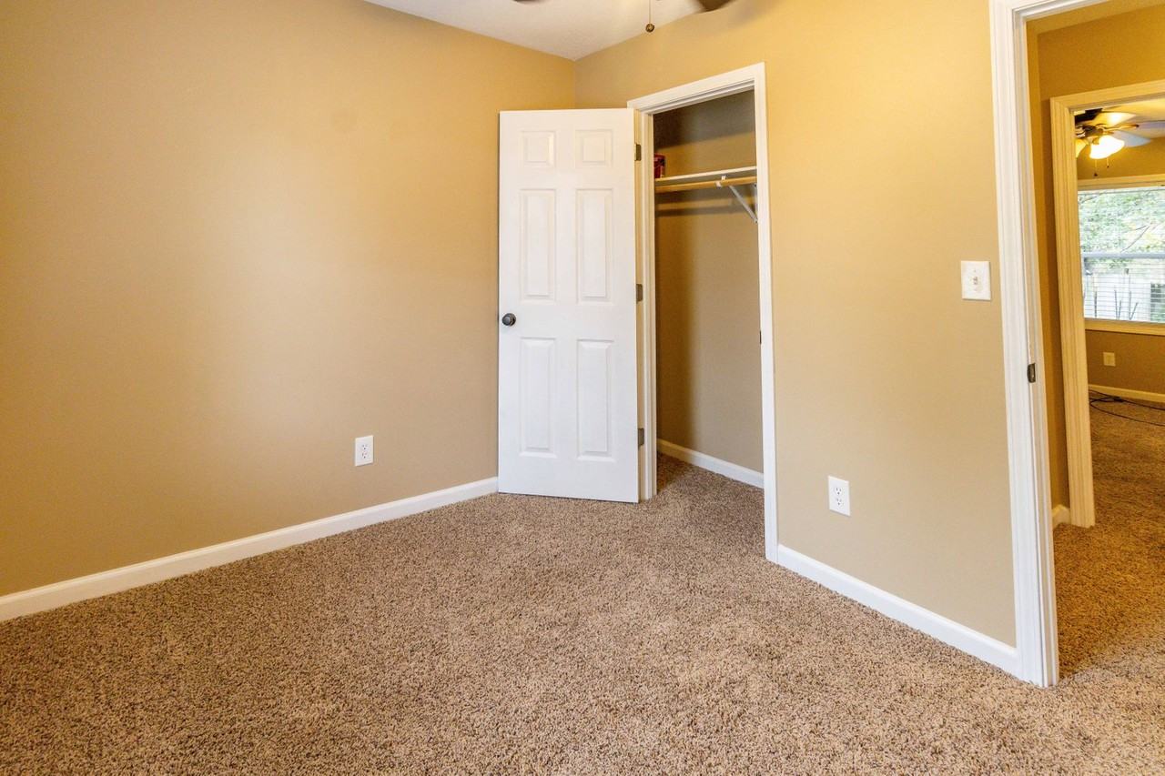 801 N Wester Ln - Photo 6 of 23