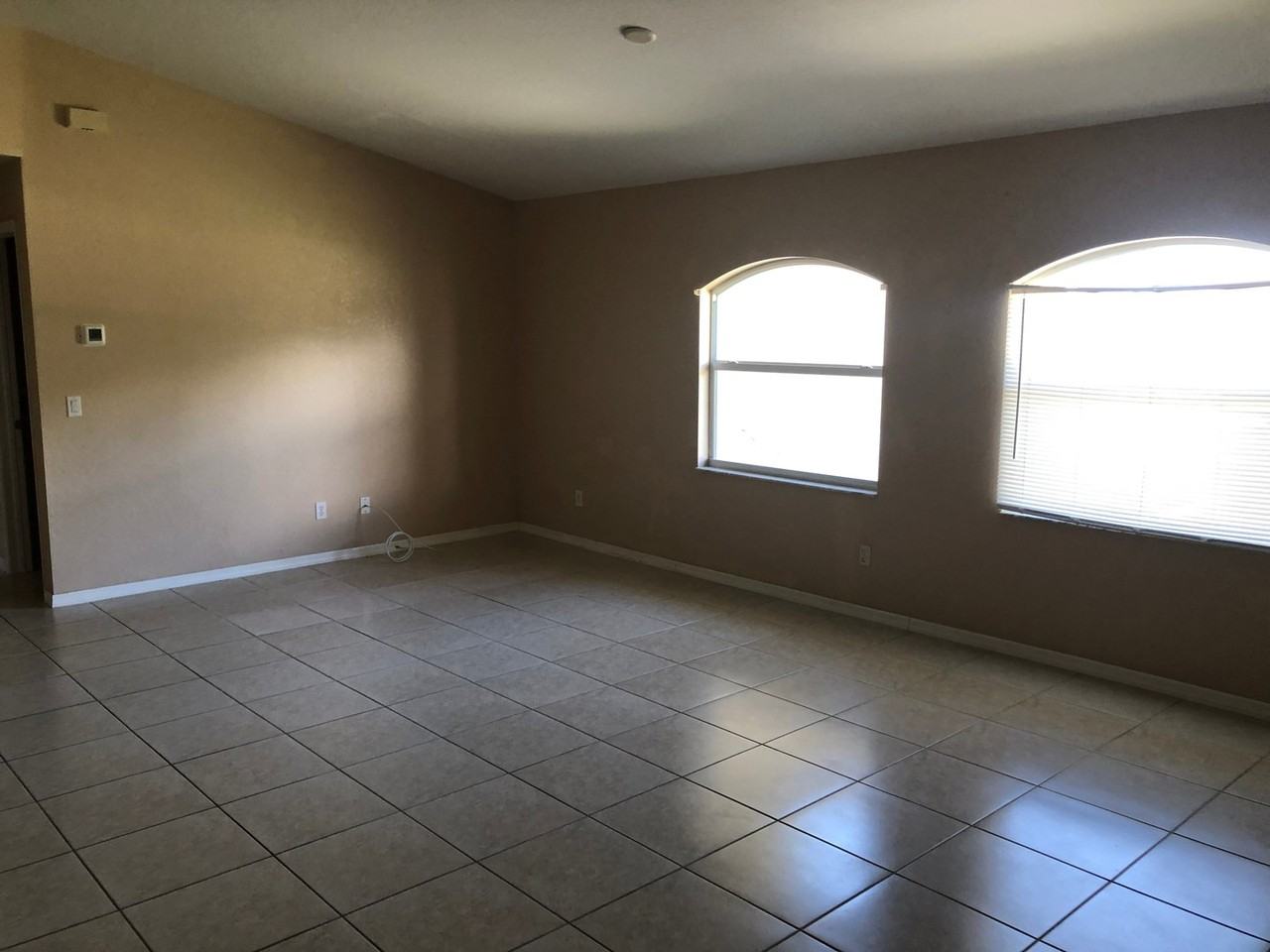 2832 Nw 4th Ter - Photo 5 of 14