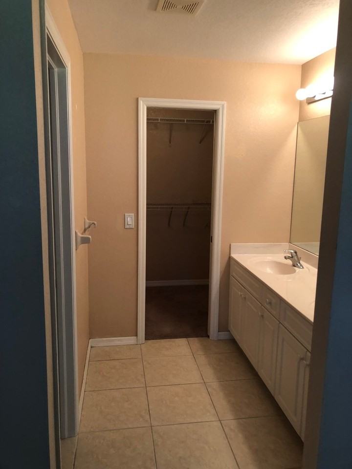 2832 Nw 4th Ter - Photo 7 of 14