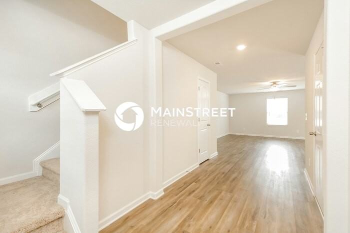 441 Brisk Dr - Photo 4 of 17