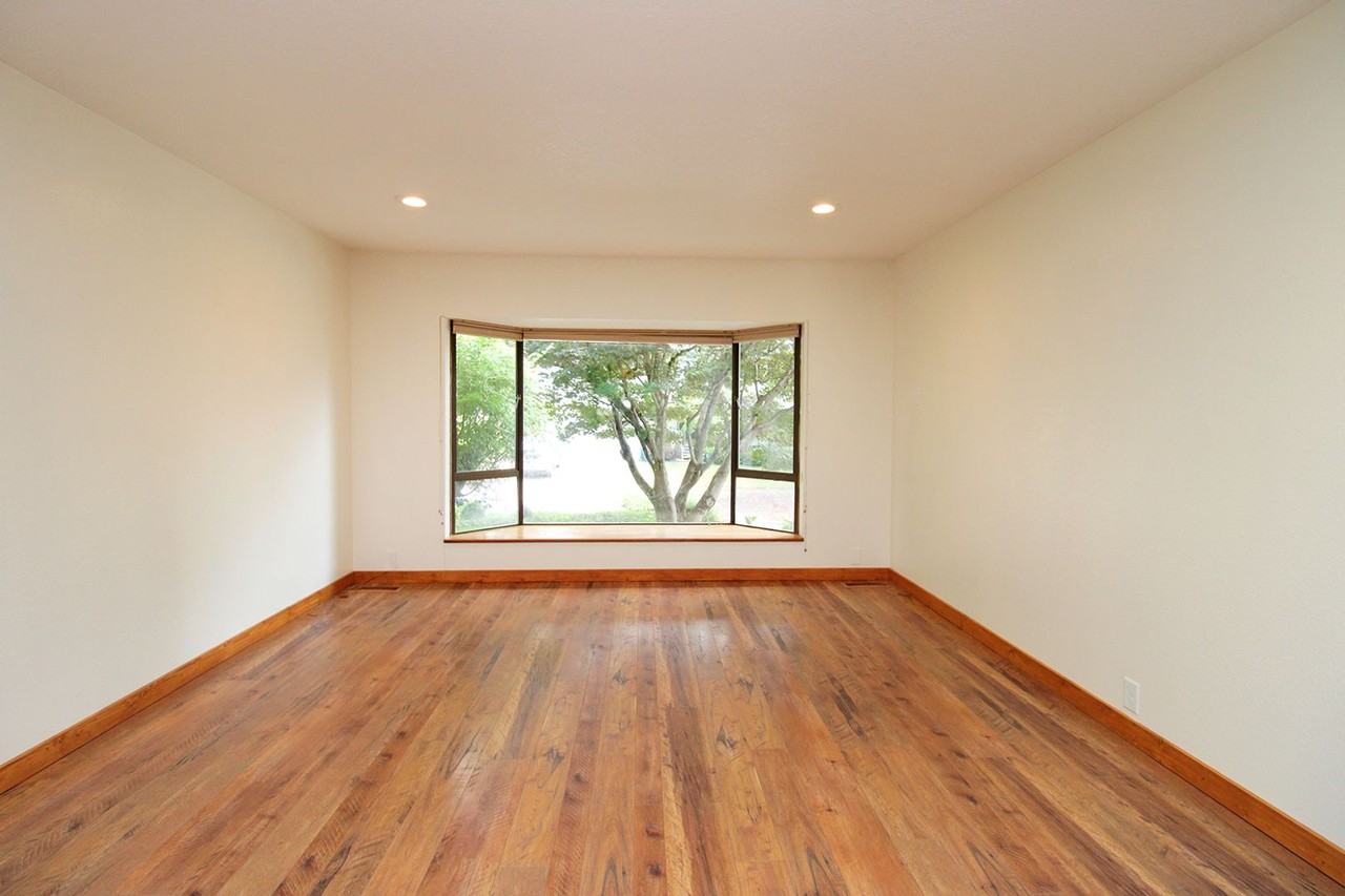12047 Se 115th Ave - Photo 6 of 36