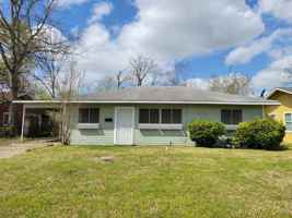 featured image of 8408 David Dr