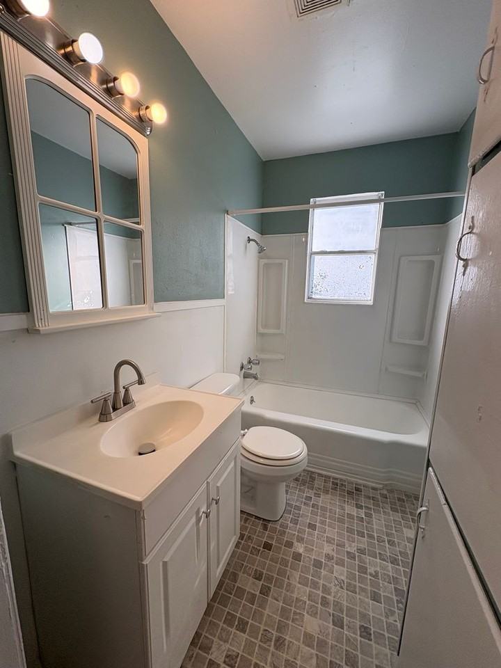8408 David Dr - Photo 5 of 12