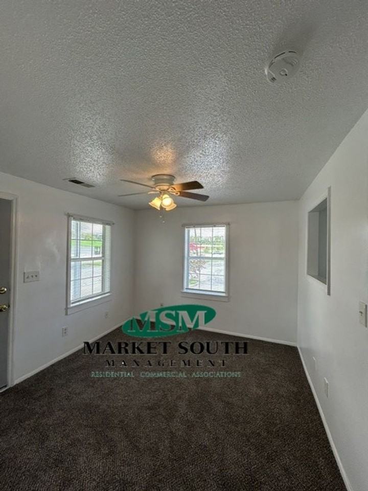 3520 Haslam Ave - Photo 2 of 17