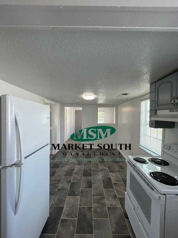 3520 Haslam Ave - Photo 3 of 17
