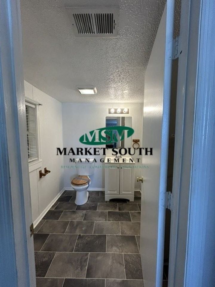 3520 Haslam Ave - Photo 4 of 17