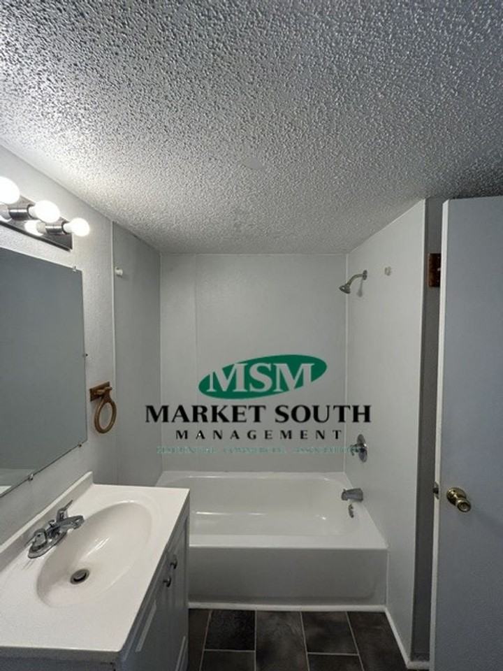 3520 Haslam Ave - Photo 5 of 17