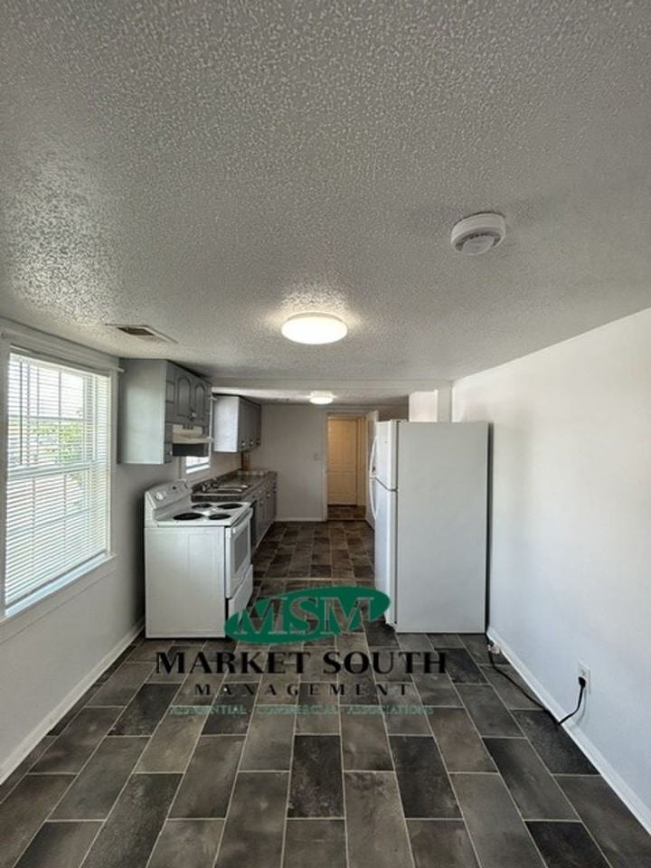3520 Haslam Ave - Photo 6 of 17