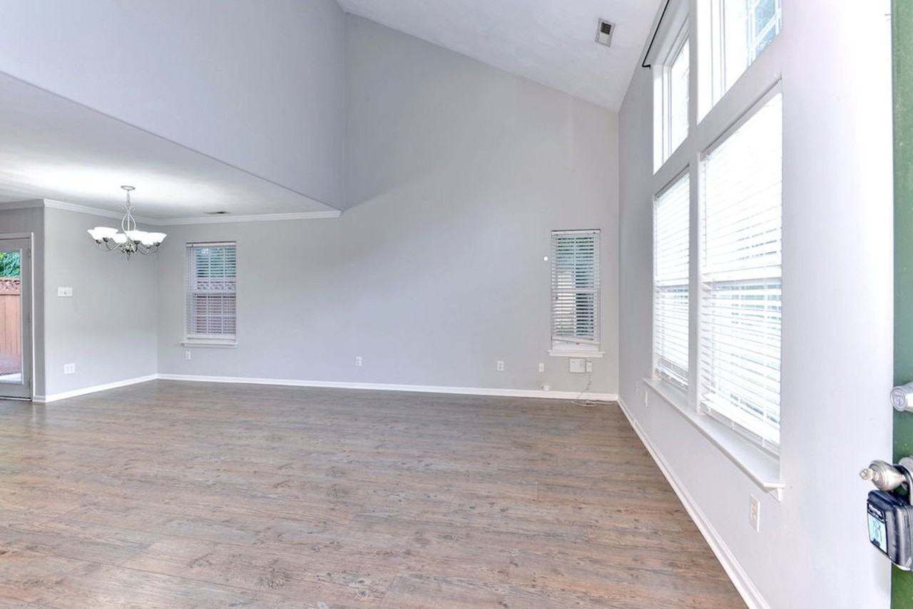 112 Post Oak Rd - Photo 4 of 34