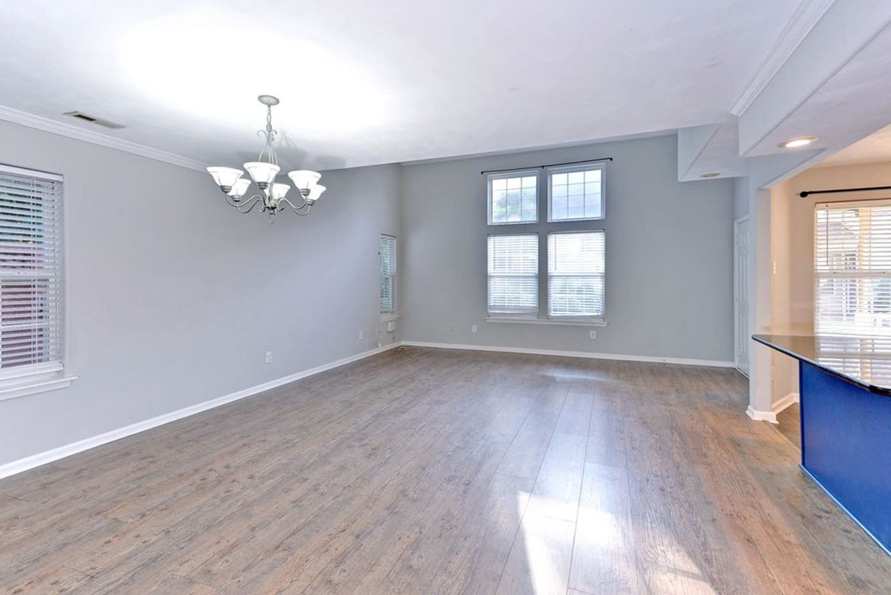 112 Post Oak Rd - Photo 5 of 34