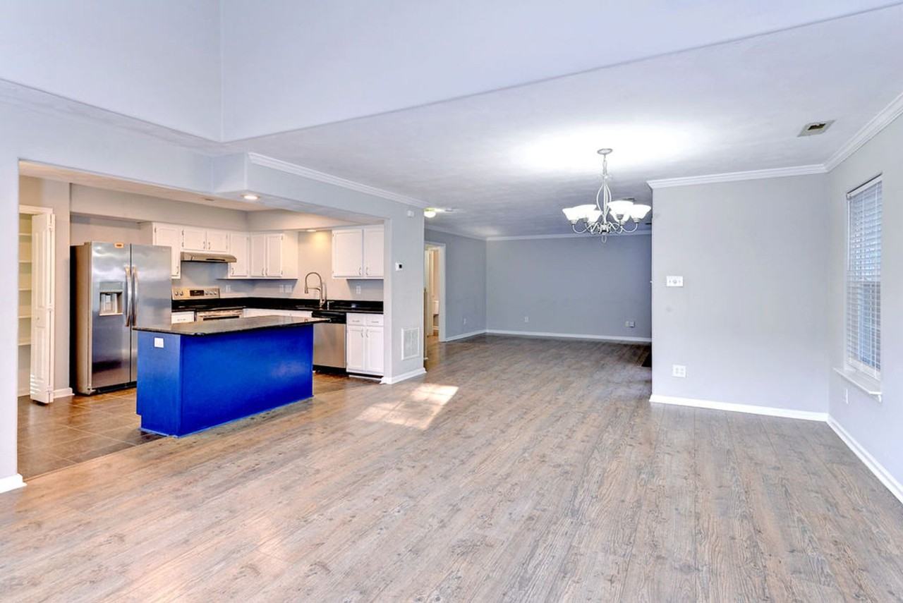 112 Post Oak Rd - Photo 7 of 34