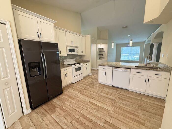 1221 Singleton Cir - Photo 6 of 18