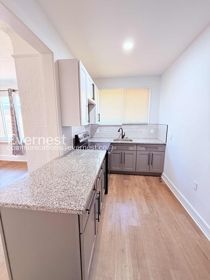 3824 Tyler St #3 - Photo 5 of 20