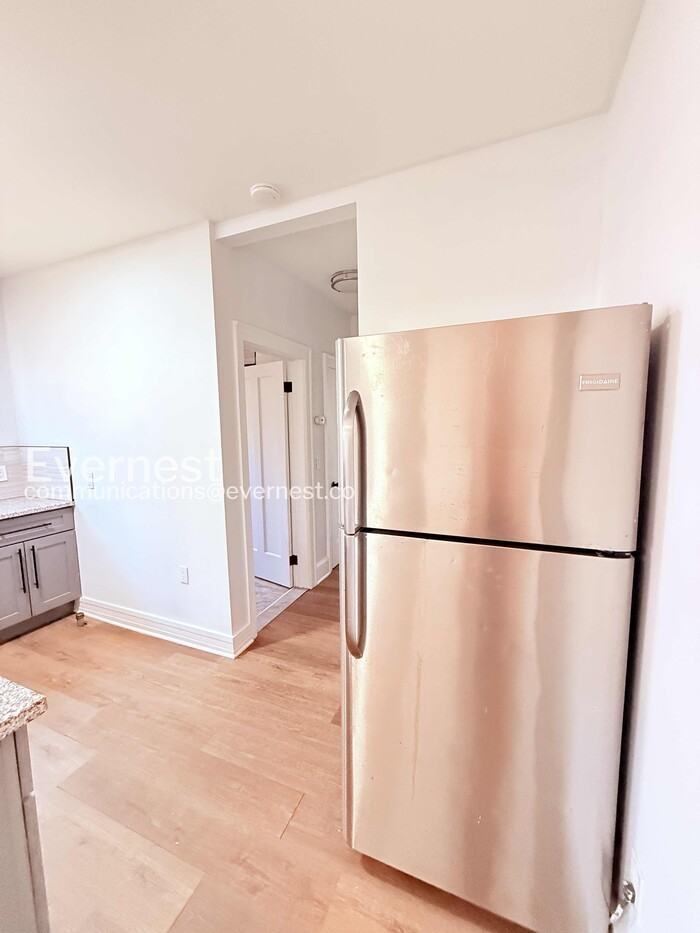 3824 Tyler St #3 - Photo 7 of 20