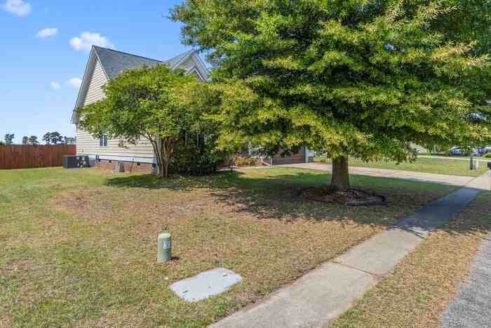 720 Camwheel Dr - Photo 3 of 44