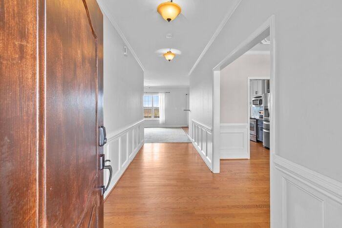 720 Camwheel Dr - Photo 5 of 44