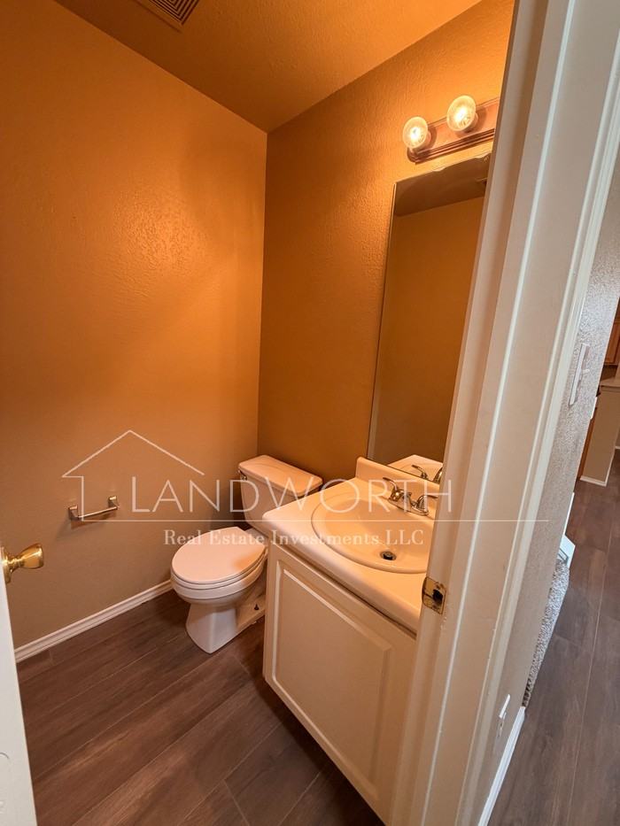 241 Rentz Place Cir - Photo 7 of 17