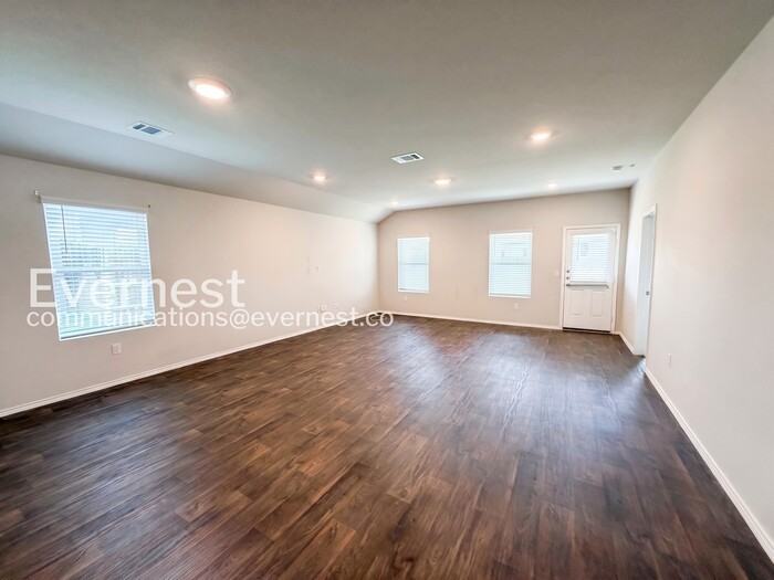 6025 Montrelia Dr - Photo 5 of 21