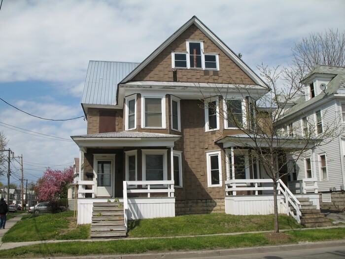 1001 Academy St #LEFT