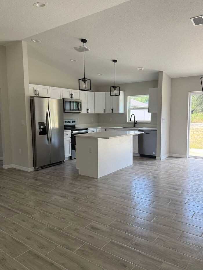 217 Oak Lane Rd - Photo 2 of 18